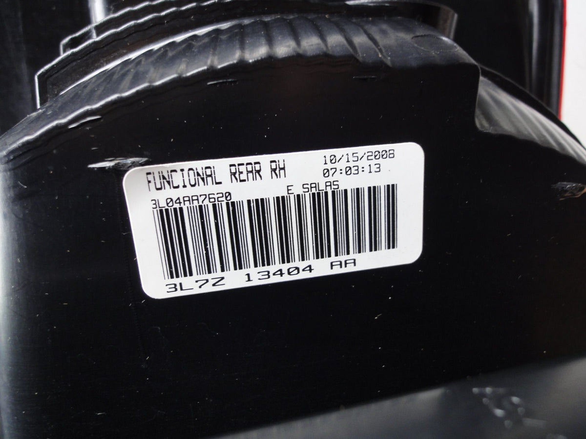 純正部品 03-06 テールランプ テール ランプ ライト リンカーン ナビゲーター 2L7X-13B504-A 2L7X-13B505-A(7枚目)
