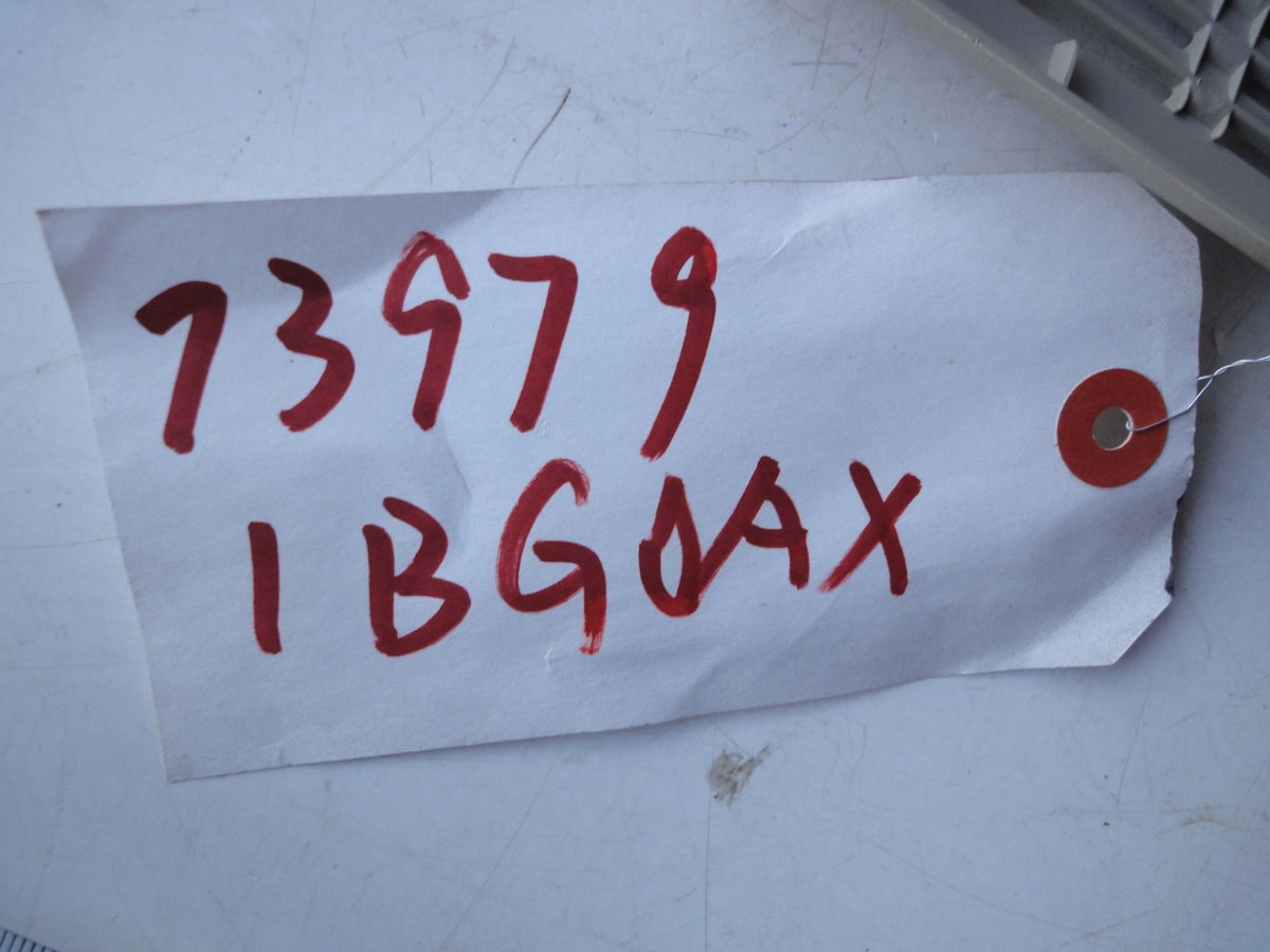 インフィニティ Infiniti QX56 フロントガラス リアビュー カメラ レーン アシスト カメラ カバー トリム カバー 73979(7枚目)