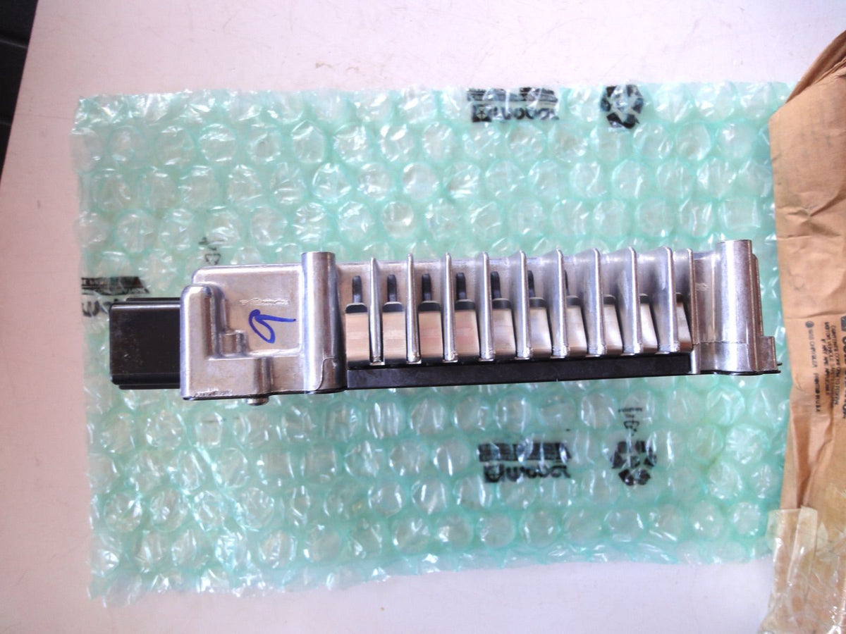 エンジン コントロール モジュール コンピューター 4748221（3枚目）