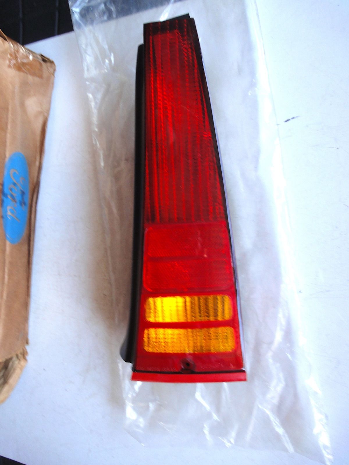 純正部品 フォード トーラス マーキュリー セーブル テールランプ F2DZ-13404-C FORD TAURUS MERCURY SABLE Tail Lamp LENS wagon ワゴン