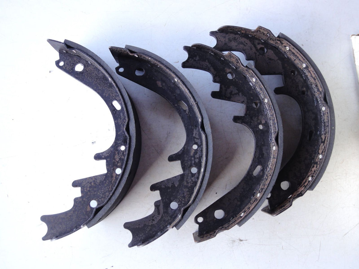 純正部品 87-96 E150 E250 E350 F150 フォード ブロンコ エコノライン クラブ ワゴン 2U2Z-2V200-KARM Brake Shoe Econoline Club Wagon FORD ブレーキシュー