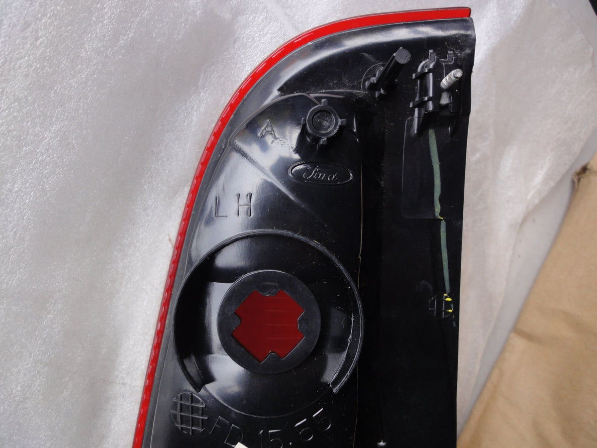 テールランプ F85B-13B505-B（5枚目）