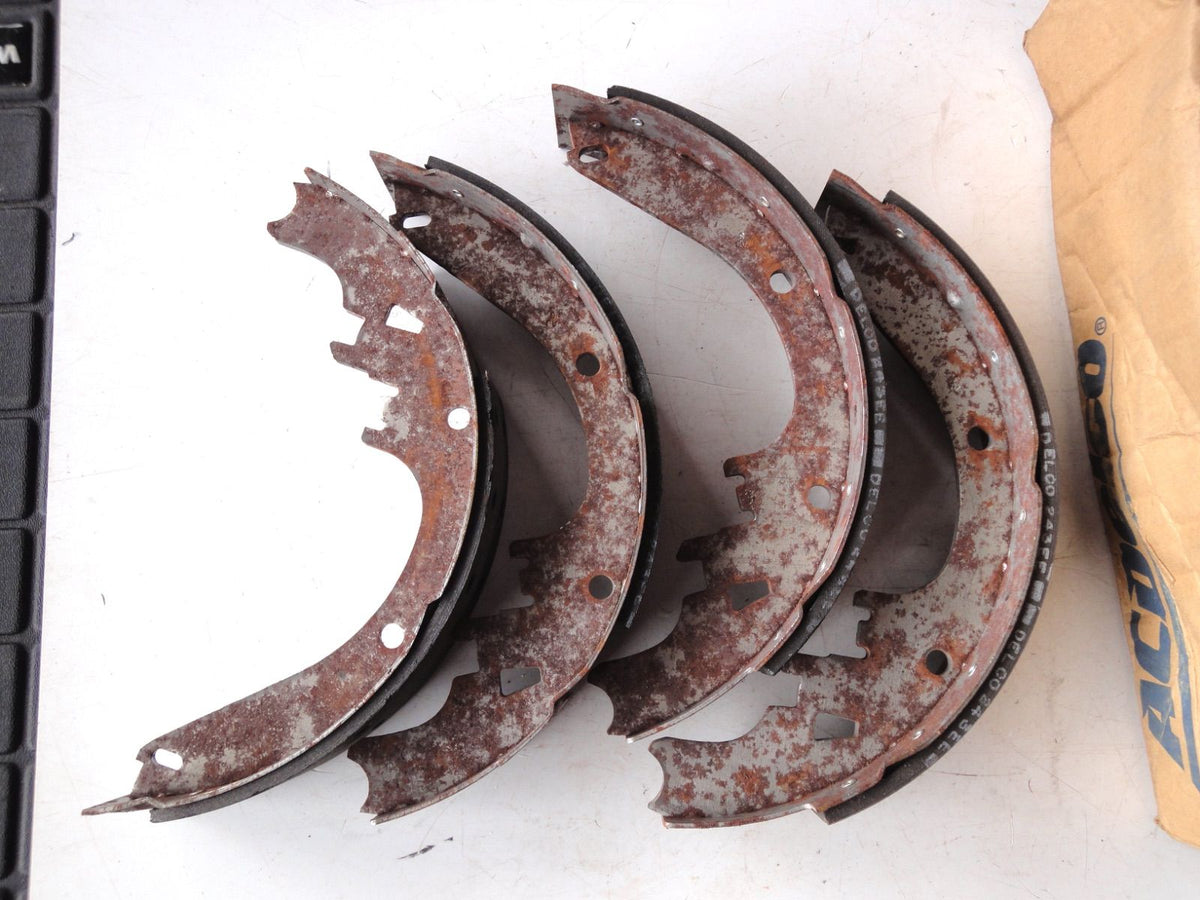 純正部品 86-99 キャデラック デビル フリートウッド シボレー カプリス インパラ 18017239 brake shoe ブレーキシュー