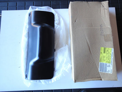 純正部品 03-06 牽引フックカバー リンカーン ナビゲーター 3L7Z-17F759-AAPTM Towing Hook Cover Lincoln Navigator