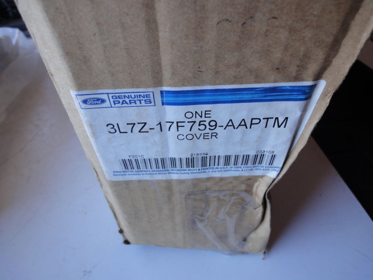 牽引フックカバー 3L7Z-17F759-AAPTM（4枚目）