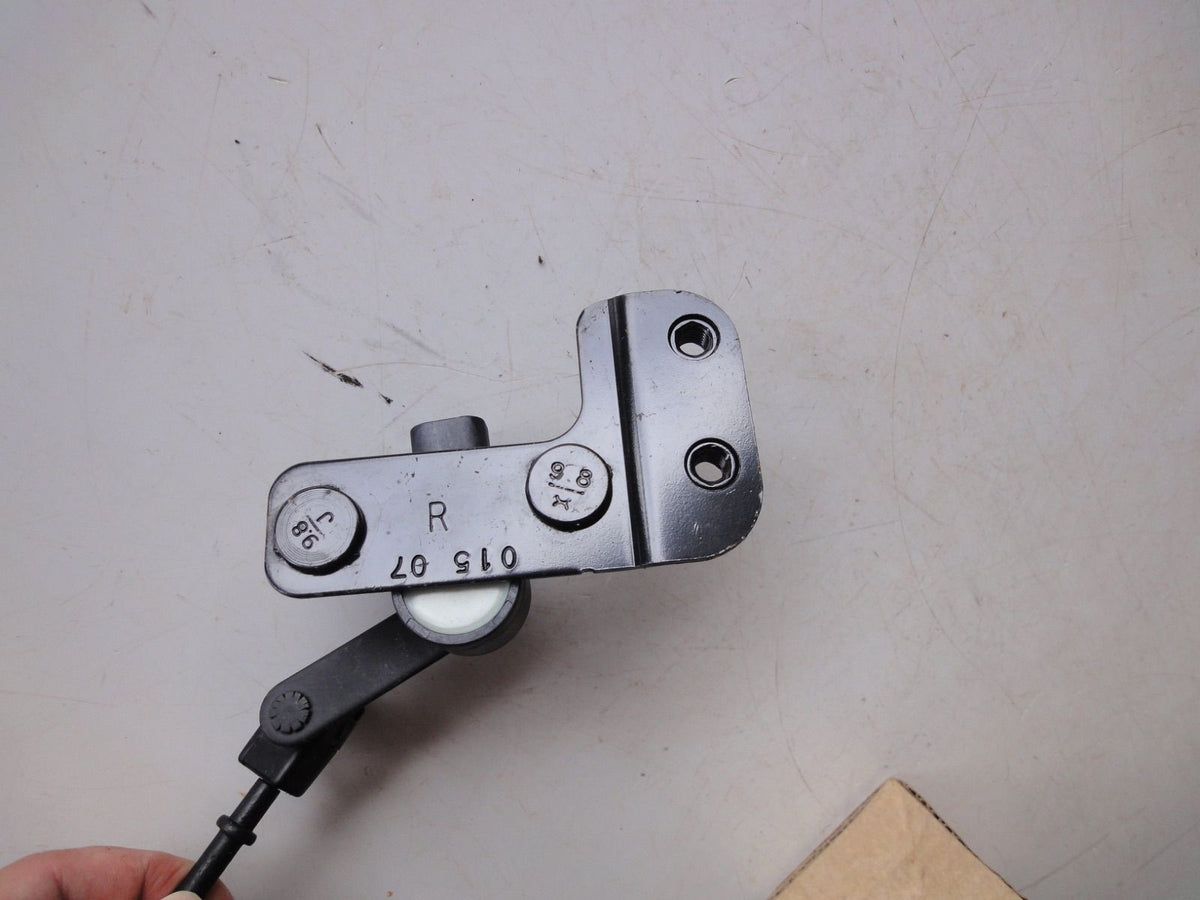 エアサスペンション ハイト レベル センサー 6L1Z-5359-BE（3枚目）
