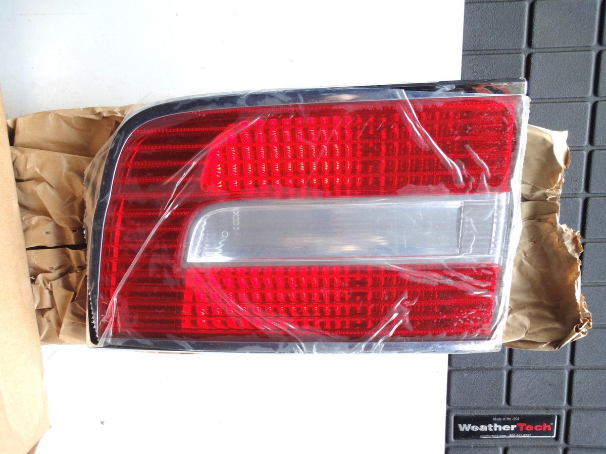 純正部品 左右セット 07-14 リンカーン ナビゲーター テールランプ ライト 7L7Z-13404-BA Rear Lamp Lincoln Navigator 7L74-13B505-B 7L7Z-13405-BA