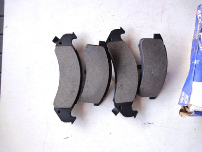 純正部品 94-97y カマロ ファイヤーバード セビル コンコース・ドゥビル デビル　エルドラド 18038490 Brake pad ブレーキパッド ポンティアック キャデラック シボレー