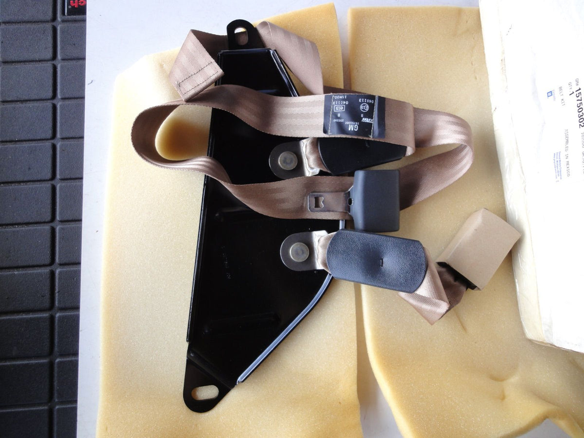 純正部品 シボレー GMC用 後部座席中央 シート ベルト 15750302 Rear Seat Center Belt Chevrolet GMC