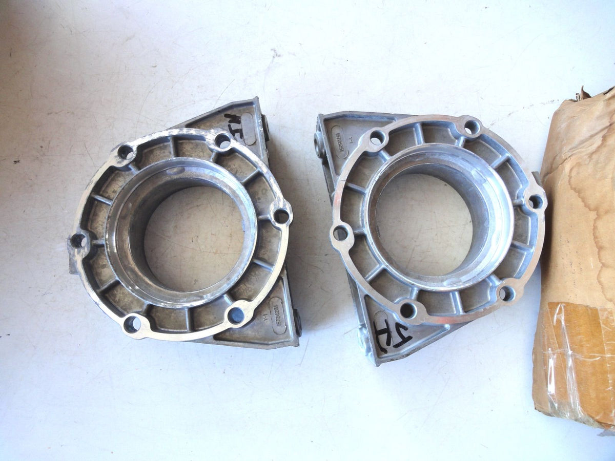 純正部品 4x4 トランスファー ケース アダプター キャデラック エスカレード GMC サバーバン 15726251 transfer case adapter 4L80E 8 Cyl 5.7L 6 Cyl 4.3L 5.0L 5.7L 6.5L 7.4L
