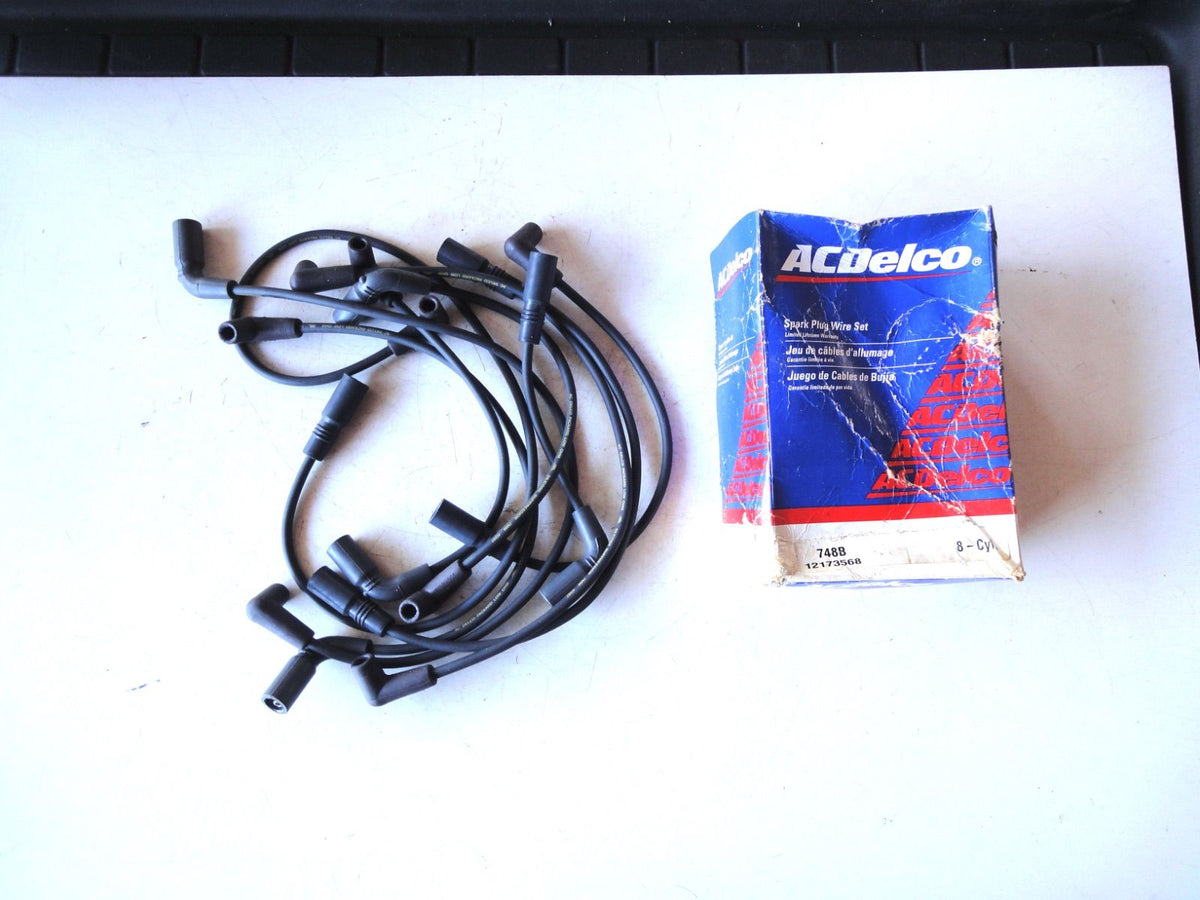 純正部品 96 シボレー インパラ カプリス ビュイック ロードマスター キャデラック コマーシャル フリートウッド Spark Plug Wire set 12173568 スパークプラグワイヤーセット impala caprice fleetwood