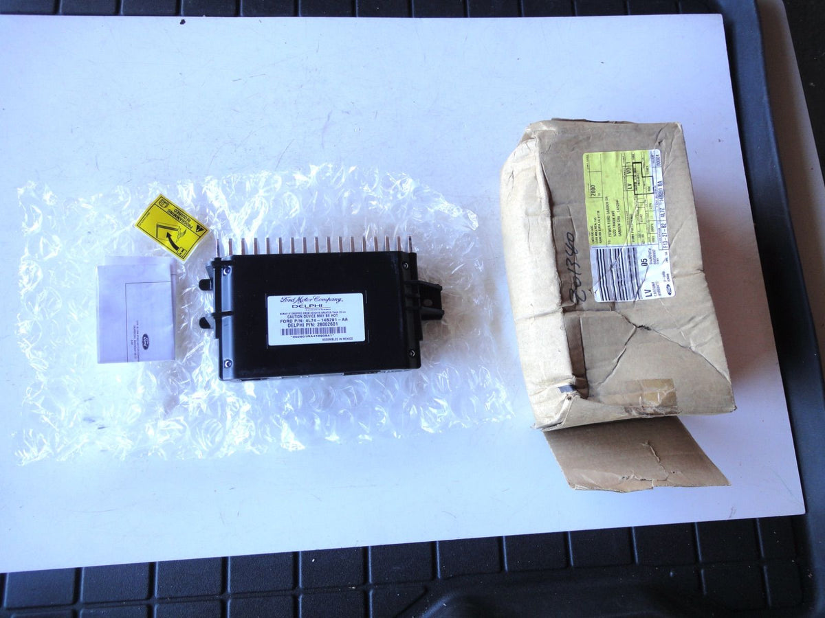 純正部品 03-04 リンカーン ナビゲーター リフトゲート ドア ロック モジュール リアゲート 4L7Z-14B291-BA Door Lock Control Module Lincoln Navigator liftgate rear gate