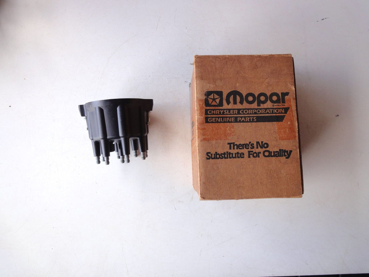 純正部品 90-03 ジープ グランド JEEP ダッジ D150 D250 D350 DODGE ダコタ デュランゴ ラムワゴン ラムバン ラムチャージャー Distributor Cap 53008767 ディストリビューターキャップ デスビキャップ