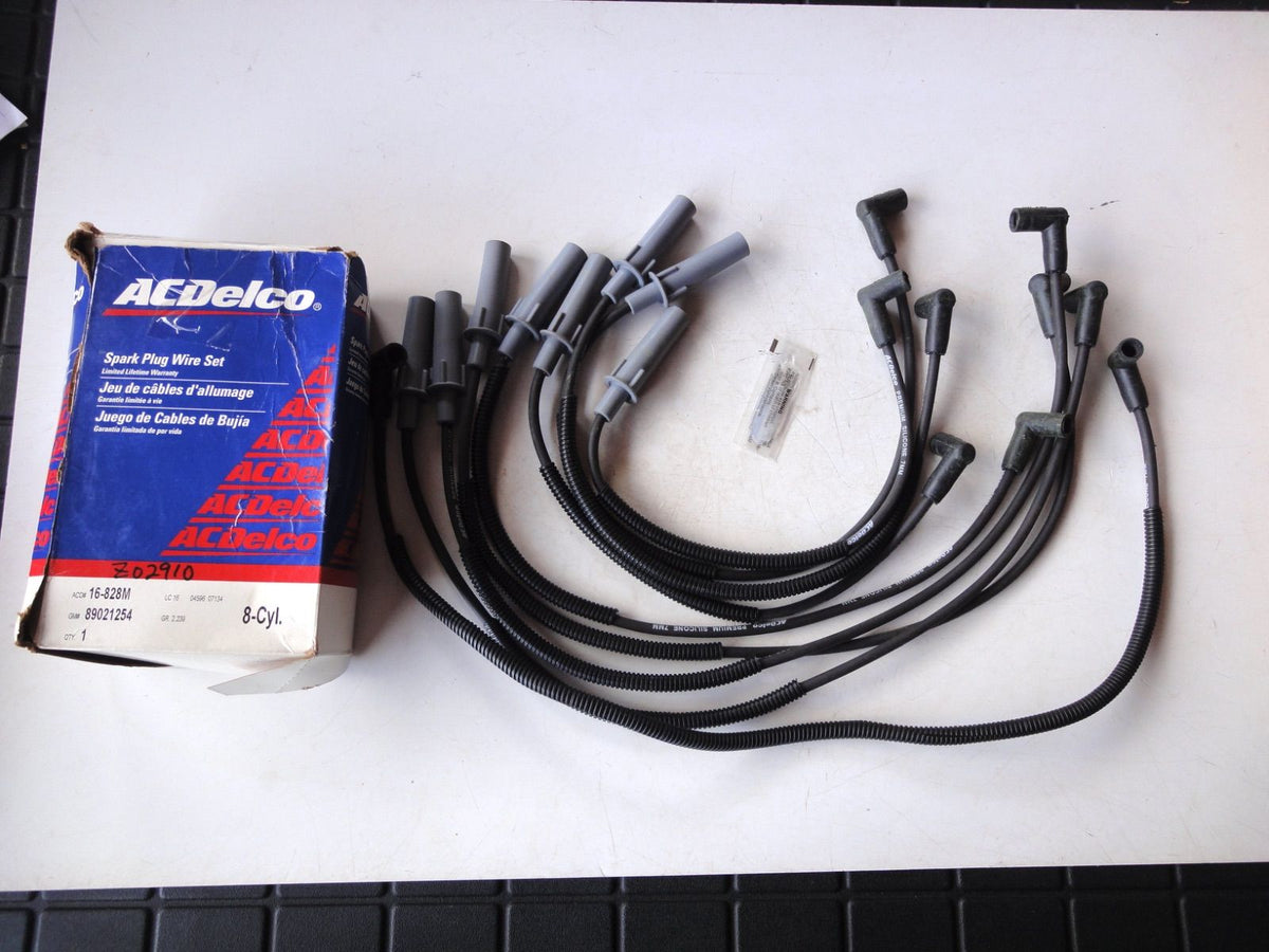 純正部品 90-03 B1500 B2500 B3500 B150 B250 B350 DAKOTA DURANGO RAMCHARGER ダッジ スパークプラグワイヤー 89021254 Spark Plug Wire