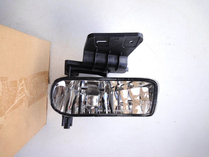 純正部品 99-06 右 シボレー タホ サバーバ シルバラード 10368477 助手席側 フォグライト fog light lamp Chevrolet Suburban Tahoe Silverado