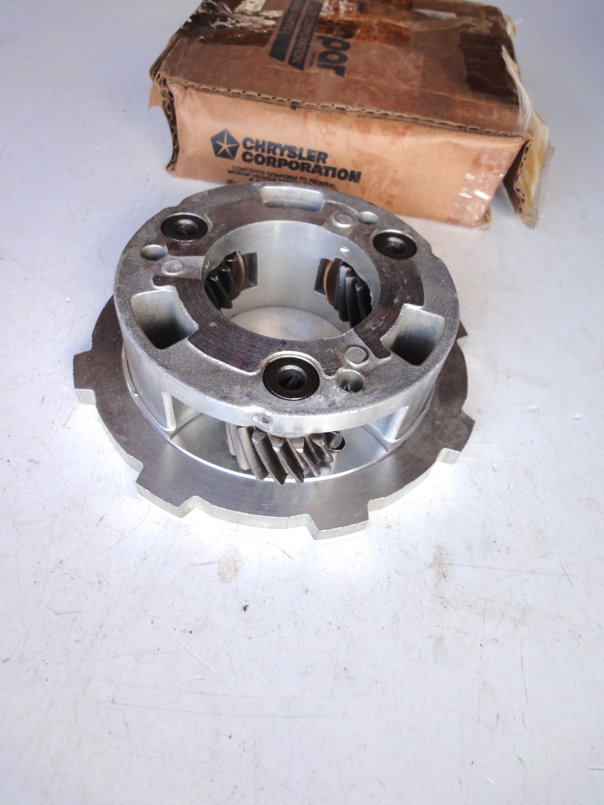 純正部品 86-98 クライスラー フィフス アベニュー ジープ J10 J20 グランドチェロキー グランドワゴニア ダッジ W350 ラム バン ワゴン プラネタリ ピニオン キャリア 2466539 Planetary Pinion Carrier