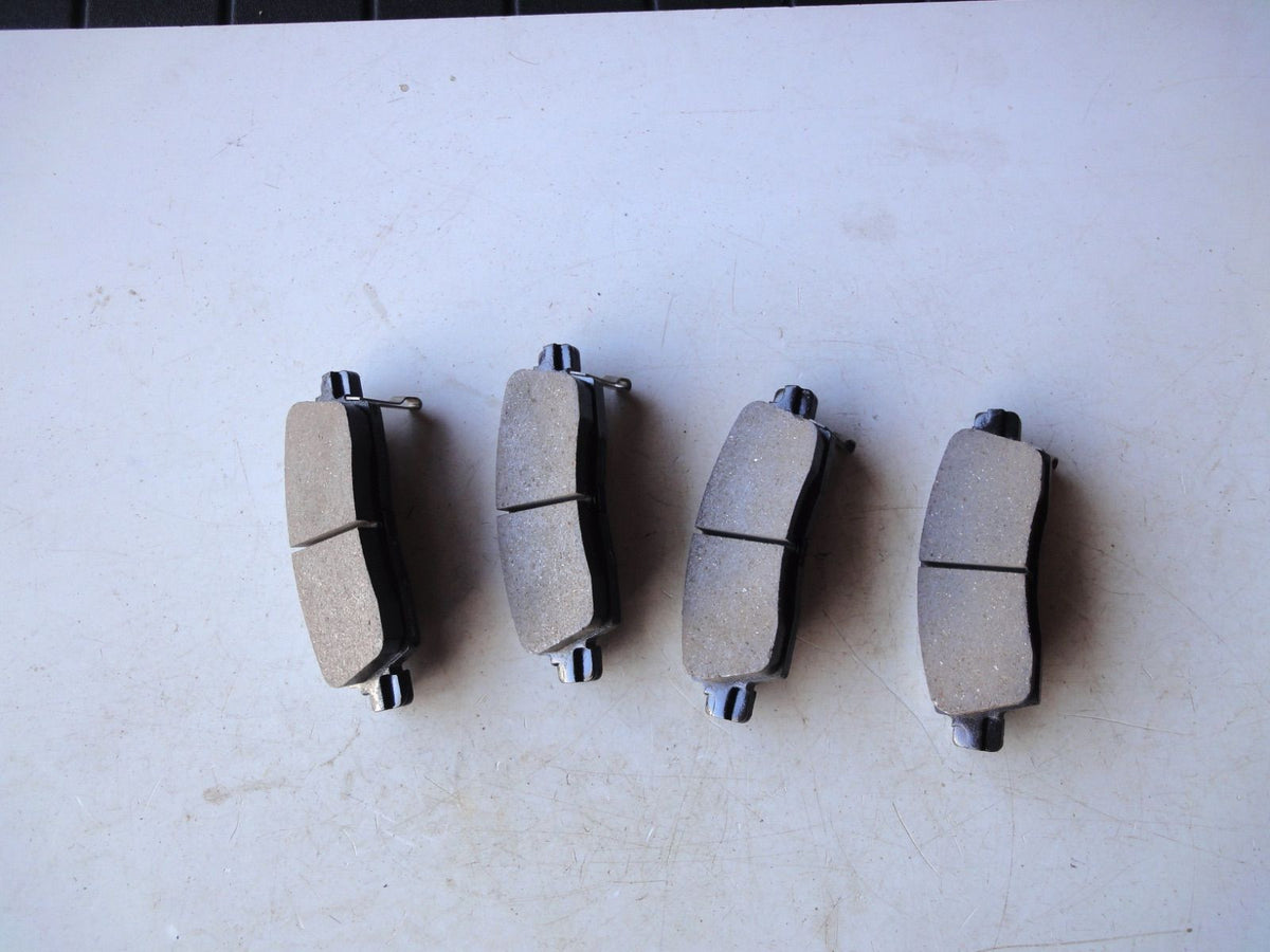 純正部品 19149111 Brake Pad ブレーキ パッド GMC エンボイ ビュイック レーニア シボレー トレイルブレイザー SSR Rainier Trailblaze Envoy