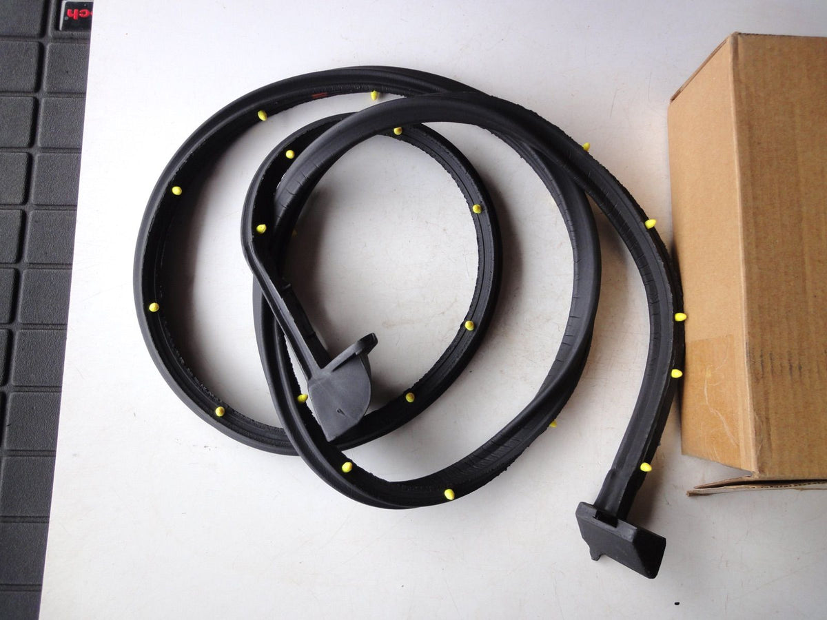 純正部品 95-05 シボレー アストロ / GMC サファリ リア ドア ウェザーストリップ 15155607 Rear Door Weatherstrip Chevrolet Astro GMC Safari