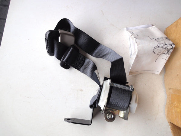 純正部品 ハマー H3 H3T リア シート ベルト 89027204 Rear Seat Belt Hummer H3 H3T 15800003