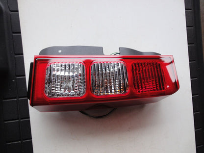 純正部品 右 ハマー H3 H3T テールランプ テール ライト ランプ 16533180 15816670 tail lamp HUMMER