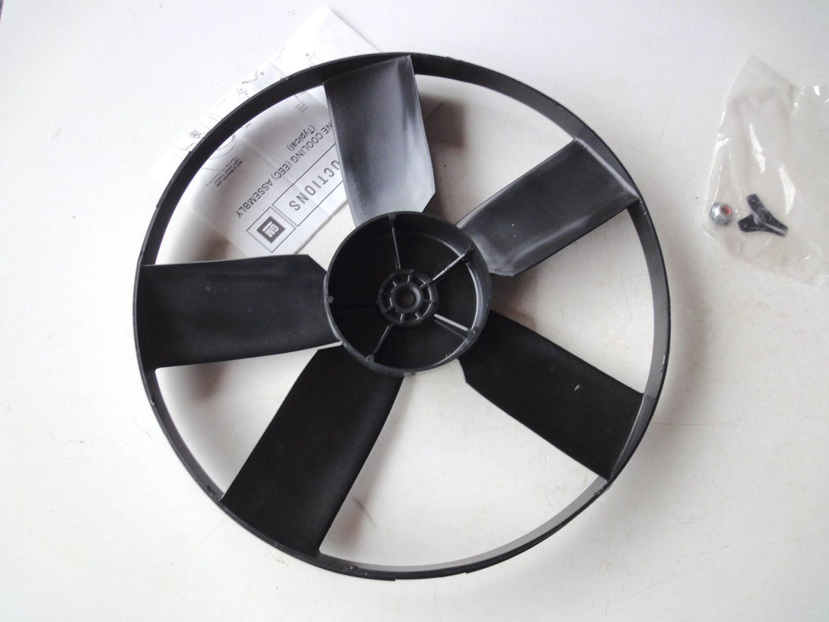 エンジン冷却ファン 22098793（3枚目）