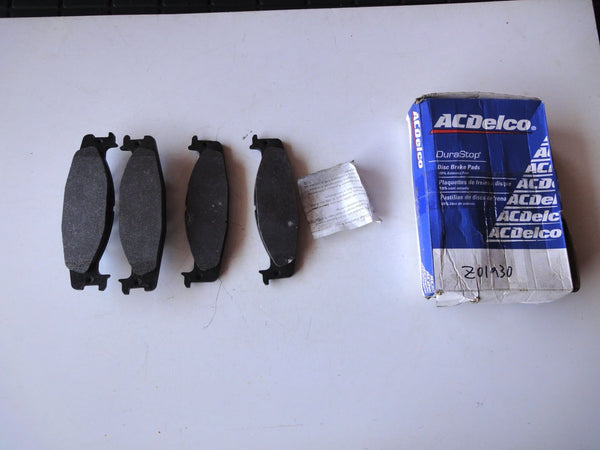 純正部品 94-03 18038494 BRAKE PAD ブレーキ パッド E150 F150 Ford Bronco フォード ブロンコ クラブワゴン エコノライン クラブ ワゴン