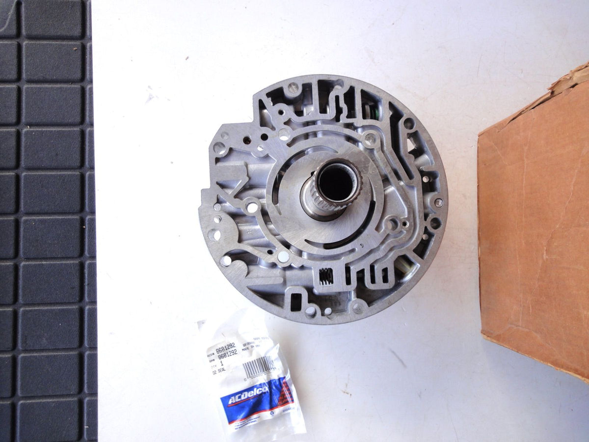 純正部品 4L60E 4L65E 4L70E キャデラック エスカレード シボレー アバランチ C1500 C2500 トランスミッション オイル ポンプ カバー 24224507 24206611 Transmission Oil Pump Cover