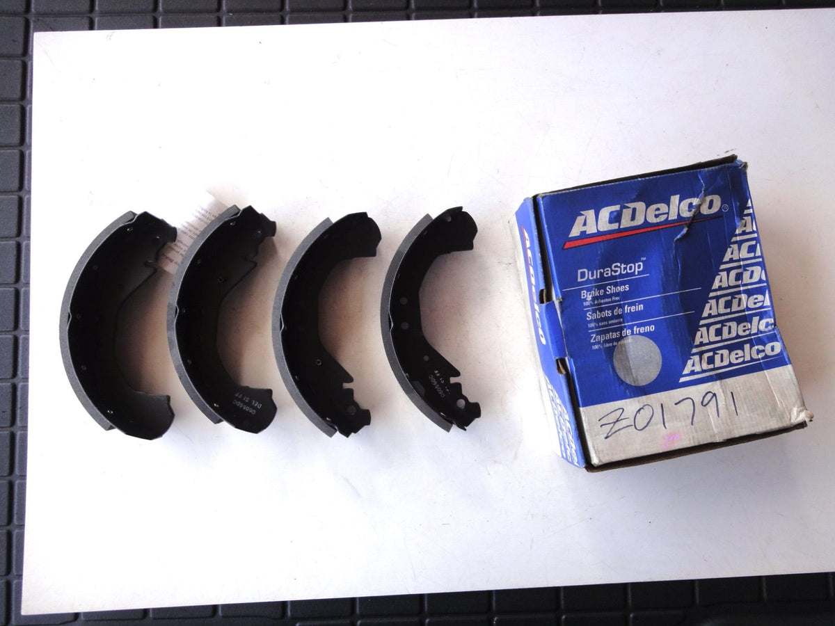 純正部品 88-00 シボレー ブレイザー C1500 C2500 C3500 C3500HD 18030062 brake shoe ブレーキシュー キャデラ