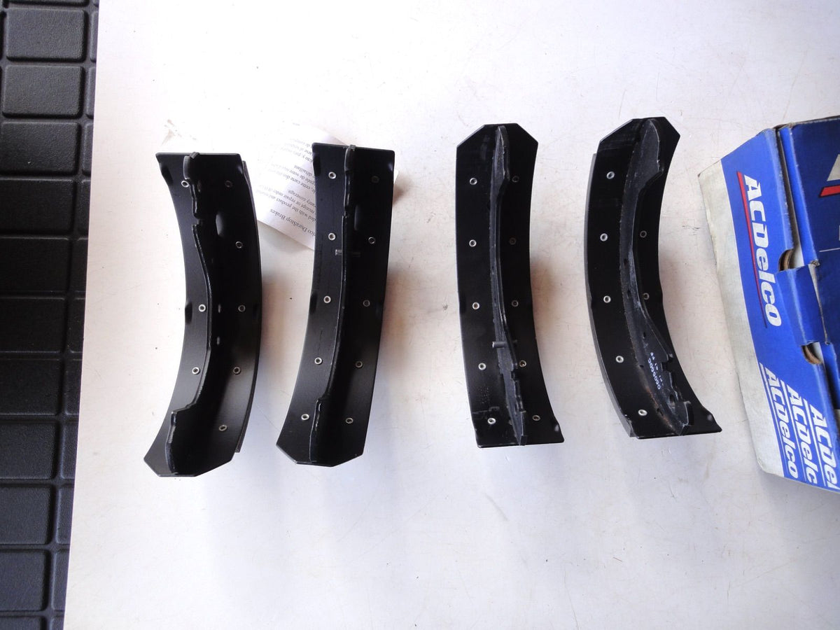 純正部品 88-00 シボレー ブレイザー C1500 C2500 C3500 C3500HD 18030062 brake shoe ブレ（4枚目）
