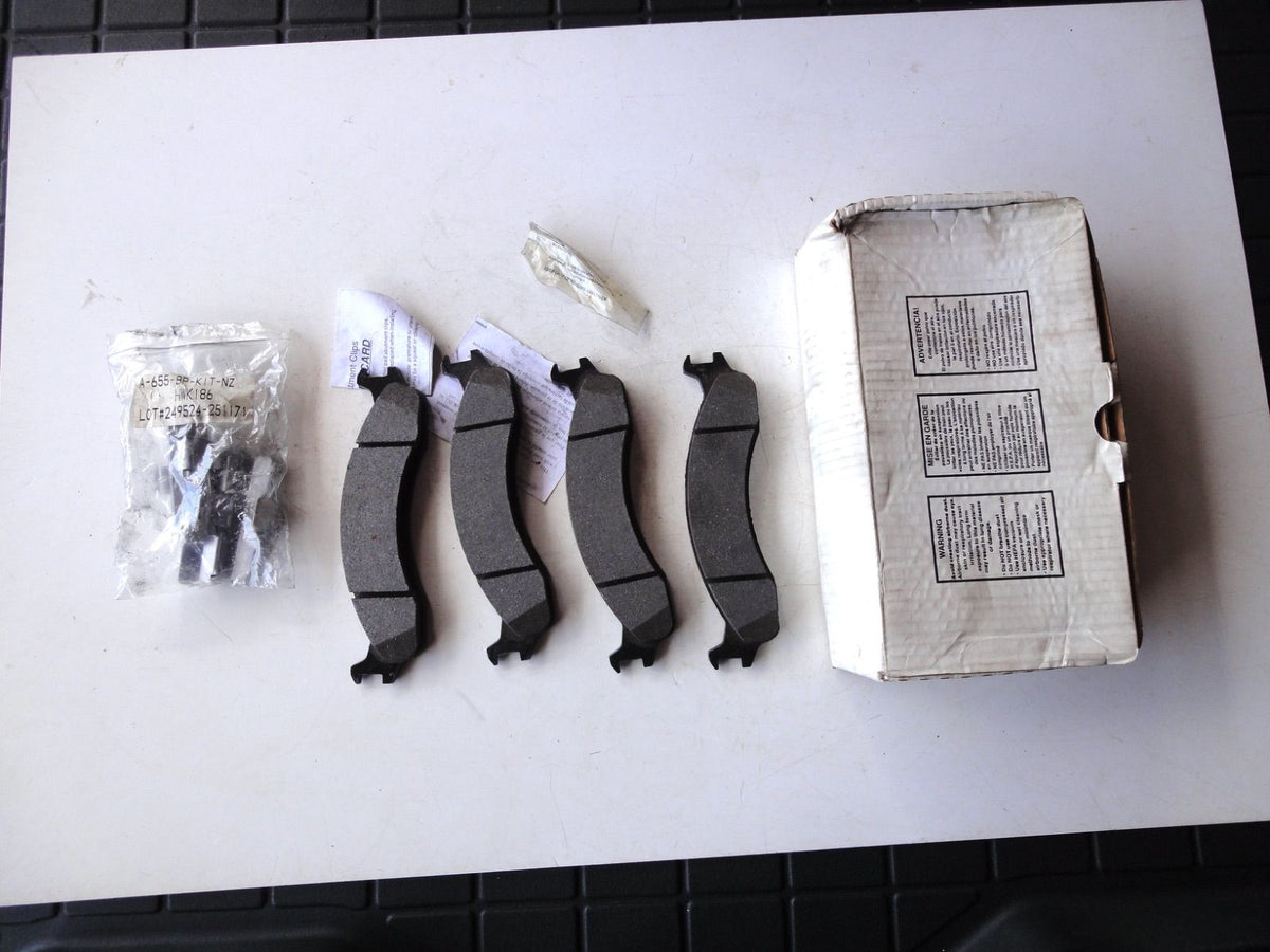 純正部品 98-03 ダッジ RAM2500 RAM3500 B2500 B3500 ダッジ Dodge 88916882 brake pad ブレーキ パッド