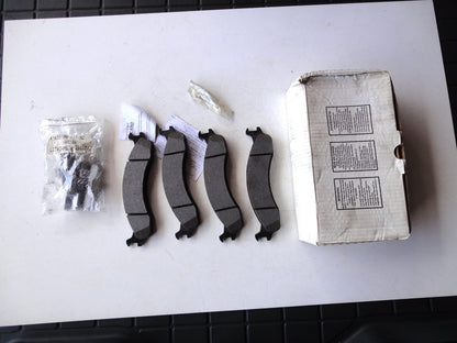 純正部品 98-03 ダッジ RAM2500 RAM3500 B2500 B3500 ダッジ Dodge 88916882 brake pad ブレーキ パッド