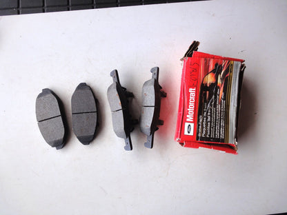 純正部品 98-02 フォード クラウンビクトリア リンカーン タウンカー マーキュリー グランドマーキス XU2Z-2V001-AB BRAKE PAD ブレ