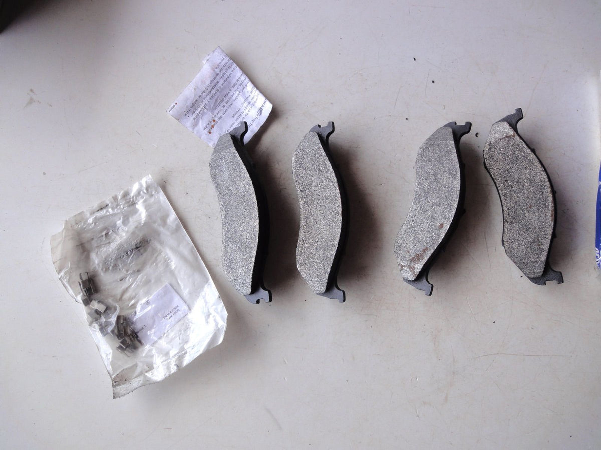 純正部品 90-01 ジープ チェロキー グランドチェロキー ラングラー コマンチ 18029047 BRAKE PAD ブレーキパッド J（2枚目）
