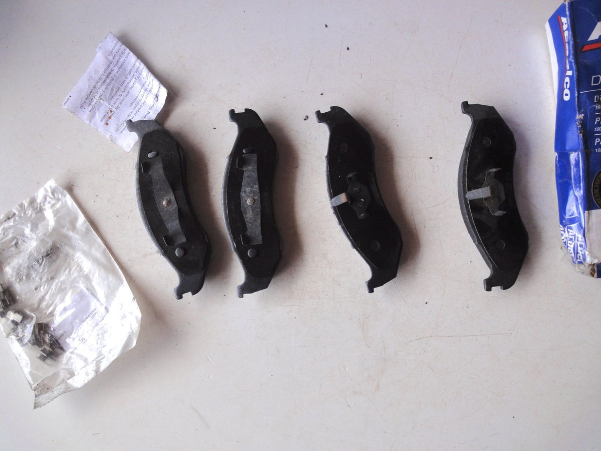 純正部品 90-01 ジープ チェロキー グランドチェロキー ラングラー コマンチ 18029047 BRAKE PAD ブレーキパッド J（3枚目）