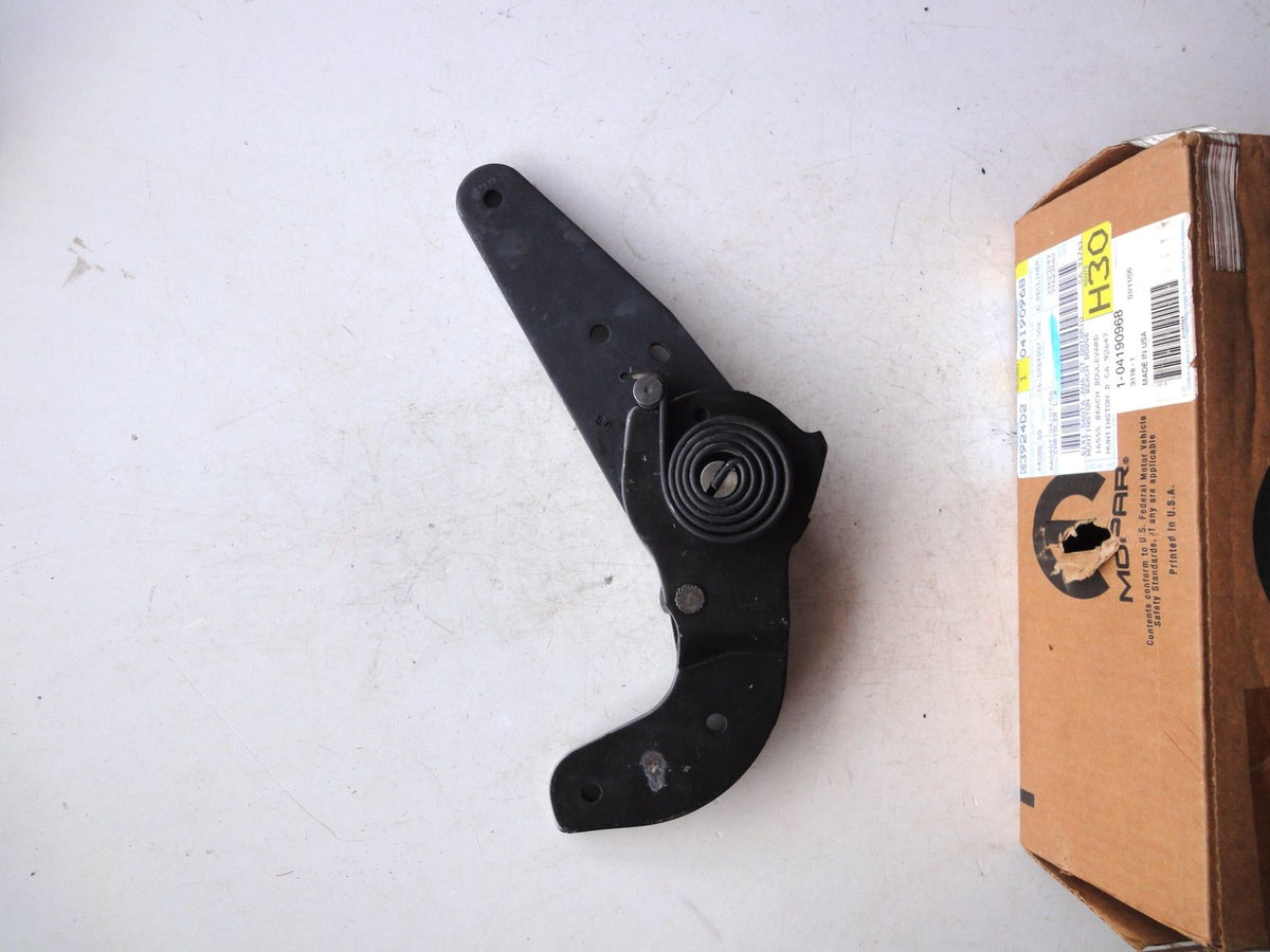 純正部品 ダッジ チャージャー オムニ ラム バン ワゴン D150 D250 D350 4190968 Seat Back Recline（2枚目）