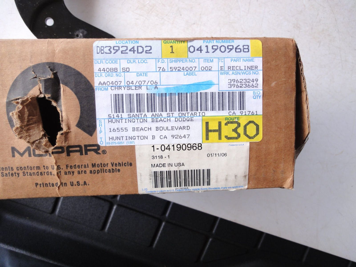 純正部品 ダッジ チャージャー オムニ ラム バン ワゴン D150 D250 D350 4190968 Seat Back Recline（5枚目）