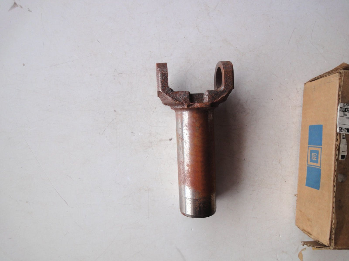 純正部品 84 TH400 トランスミッション スリップヨーク キャデラック フリートウッド 7801551 transmission slip yoke Ca