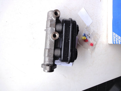 純正部品 90-97 B150 B250 B350 B1500 B2500 B3500 18030714 Brake Master Cyli（4枚目）