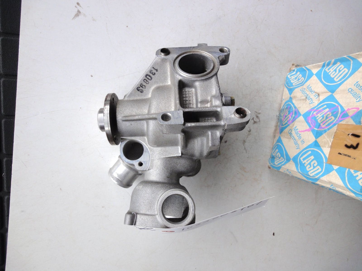 ドイツ製 ウォーターポンプ water pump 1032003701 ベンツ 190E, 260E, 300CE, 300E, 300SE, 300SEL, 