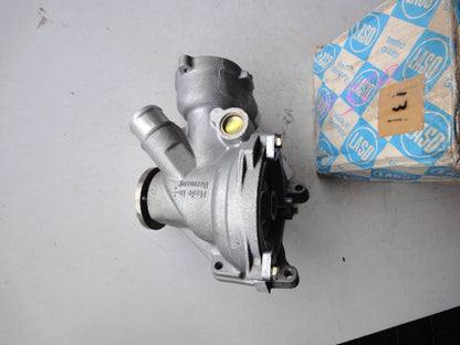 ドイツ製 ウォーターポンプ water pump 1032003701 ベンツ 190E, 260E, 300CE, 300E, 300SE（2枚目）