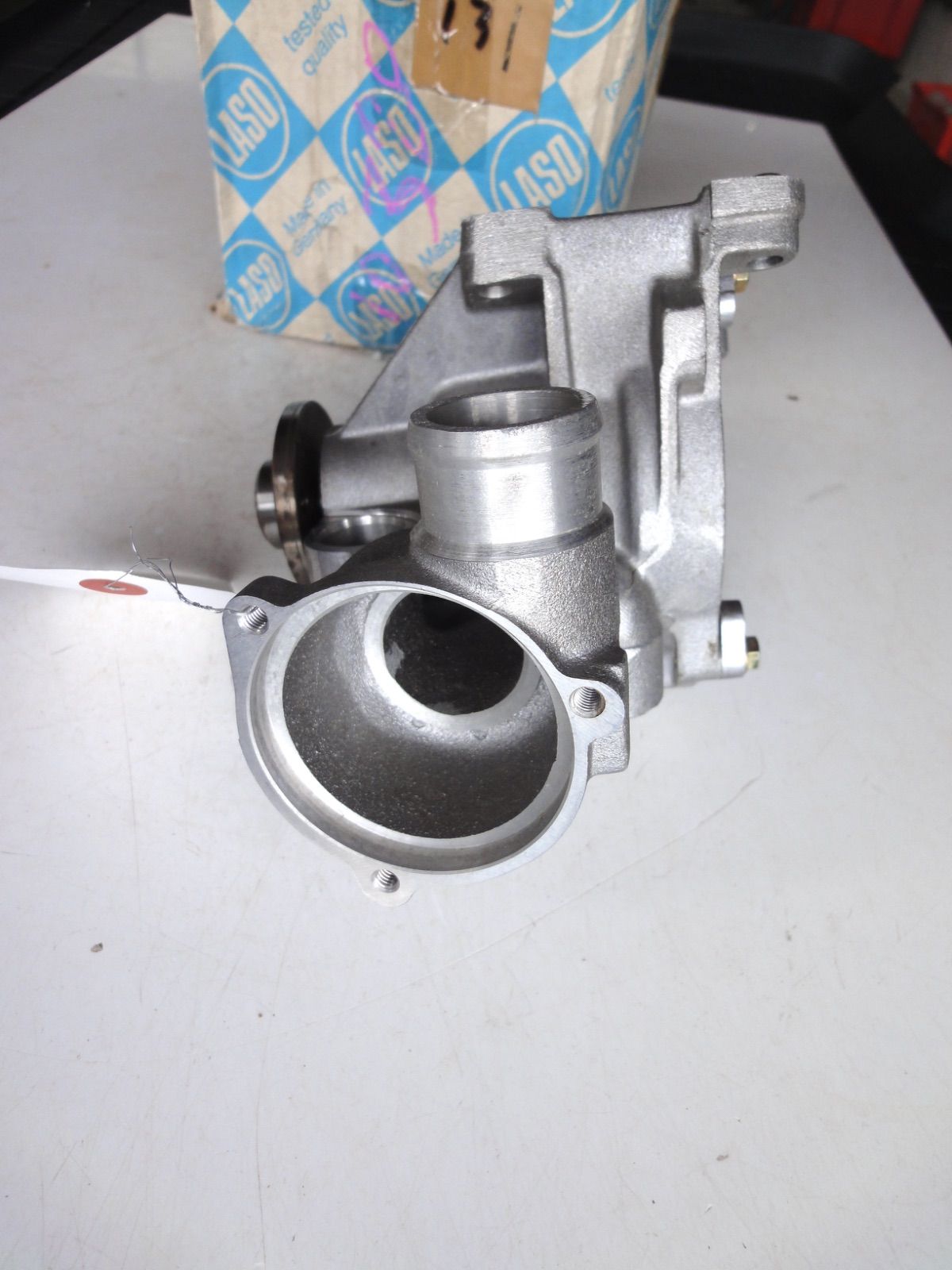 ドイツ製 ウォーターポンプ water pump 1032003701 ベンツ 190E, 260E, 300CE, 300E, 300SE（7枚目）