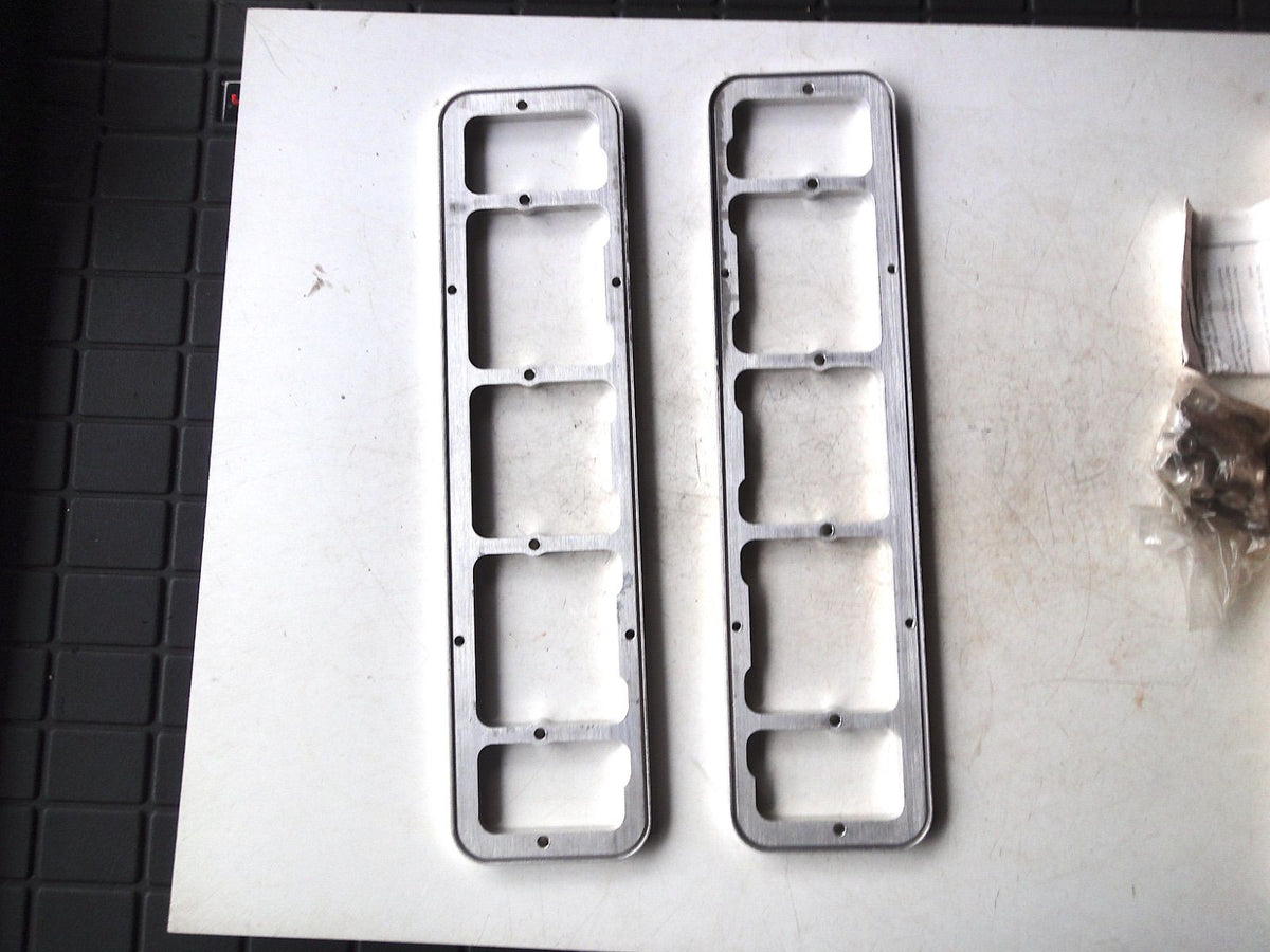 純正部品 SBC（シボレー スモール ブロック）エンジン バルブ カバー アダプター シリンダーヘッド 24502540 Valve Cov（4枚目）