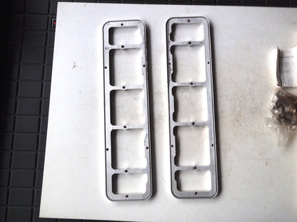 純正部品 SBC（シボレー スモール ブロック）エンジン バルブ カバー アダプター シリンダーヘッド 24502540 Valve Cov（4枚目）