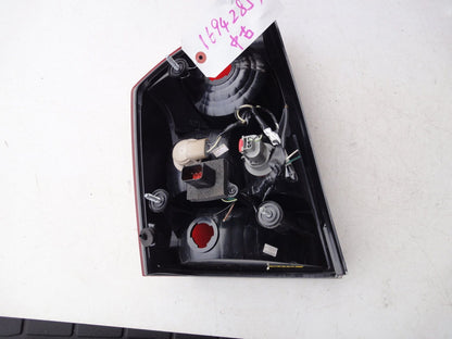純正部品 05-07 右 テールランプ CHRYSLER クライスラー 300 300C 16942854 TAIL LAMP LIGHT （3枚目）