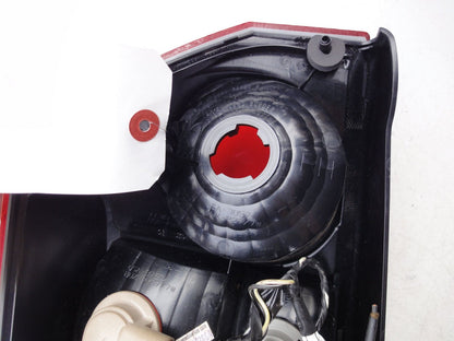 純正部品 05-07 右 テールランプ CHRYSLER クライスラー 300 300C 16942854 TAIL LAMP LIGHT （4枚目）