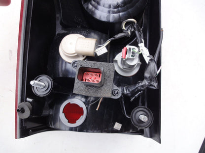 純正部品 05-07 右 テールランプ CHRYSLER クライスラー 300 300C 16942854 TAIL LAMP LIGHT （5枚目）