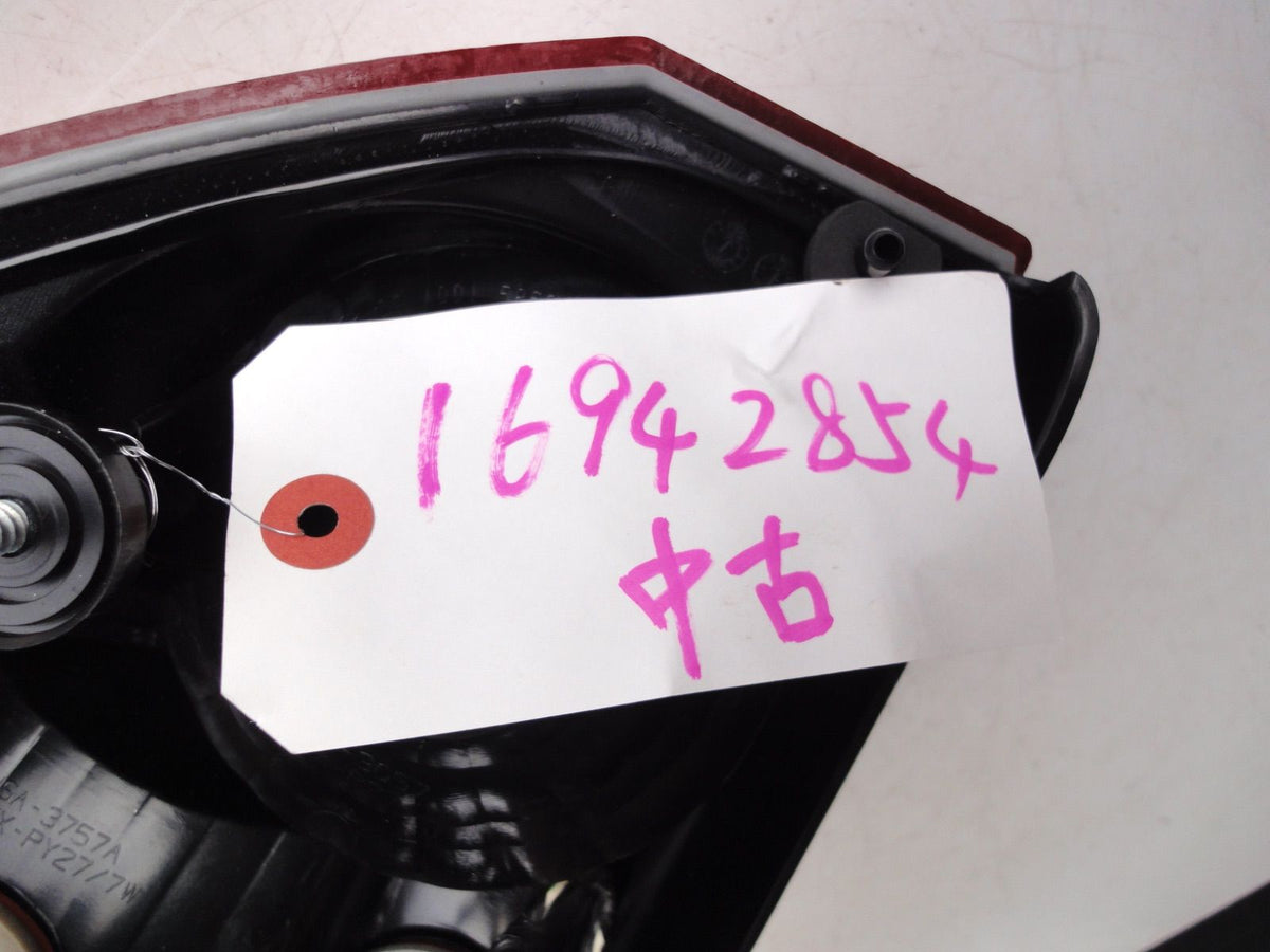 純正部品 05-07 右 テールランプ CHRYSLER クライスラー 300 300C 16942854 TAIL LAMP LIGHT （6枚目）