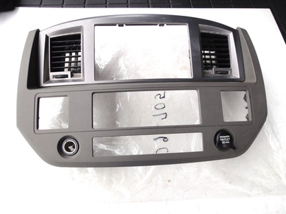 純正部品 06-08 インストルメント パネル ベゼル ダッジ ラム 1CP581J8AA Instrument Panel Bezel D（3枚目）