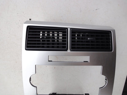 純正部品 05-07 ダッジ チャージャー マグナム インストルメント パネル ベゼル 6H436829 Dodge Charger/Mag（3枚目）