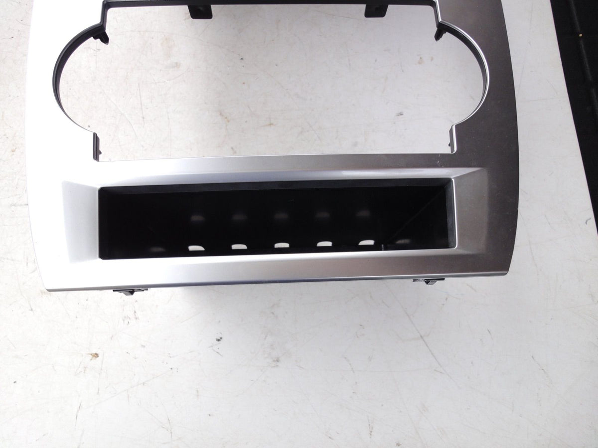 純正部品 05-07 ダッジ チャージャー マグナム インストルメント パネル ベゼル 6H436829 Dodge Charger/Mag（4枚目）